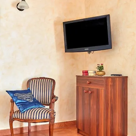 Osrodek Wypoczynkowy Nad Jeziorem Guest house *