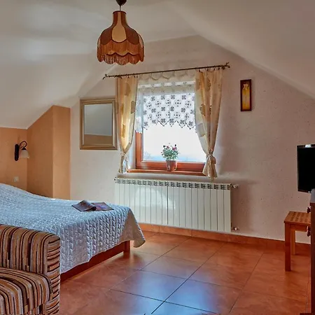 Osrodek Wypoczynkowy Nad Jeziorem Guest house *
